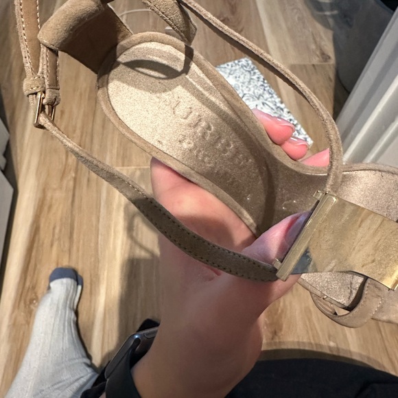 Burberry heels never worn - Picture 3 of 6